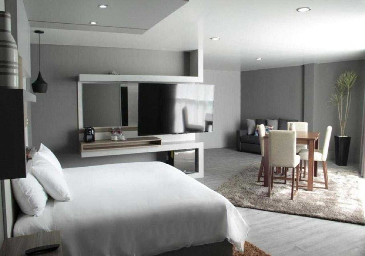 Esduma Hk Hotel Pachuca Екстер'єр фото