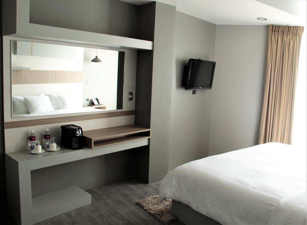 Esduma Hk Hotel Pachuca Екстер'єр фото