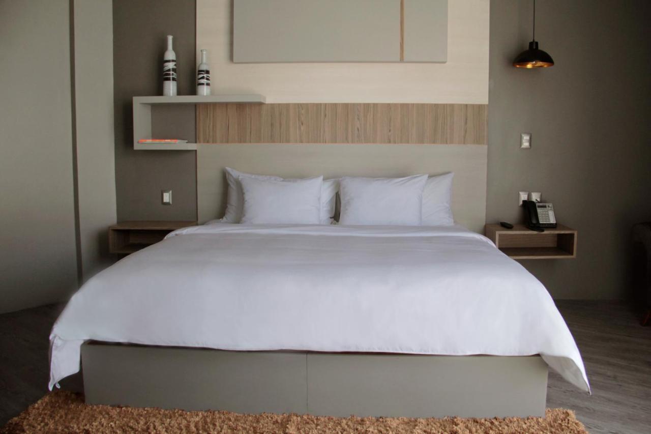 Esduma Hk Hotel Pachuca Екстер'єр фото